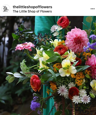 THE LITTLE SHOP OF FLOWERS（ザ・リトルショップ・オブ・フラワーズ）公式インスタグラムから引用した花束の画像