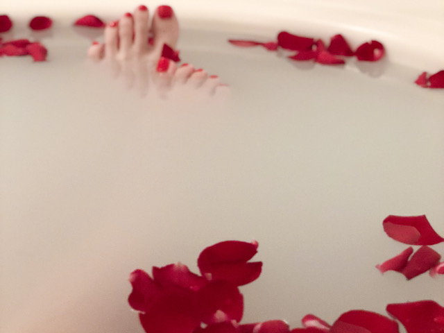 自宅でつくったバラ風呂を私が撮影した画像